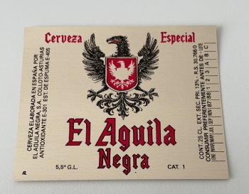 Creatividad en etiquetas de cerveza El Aguila