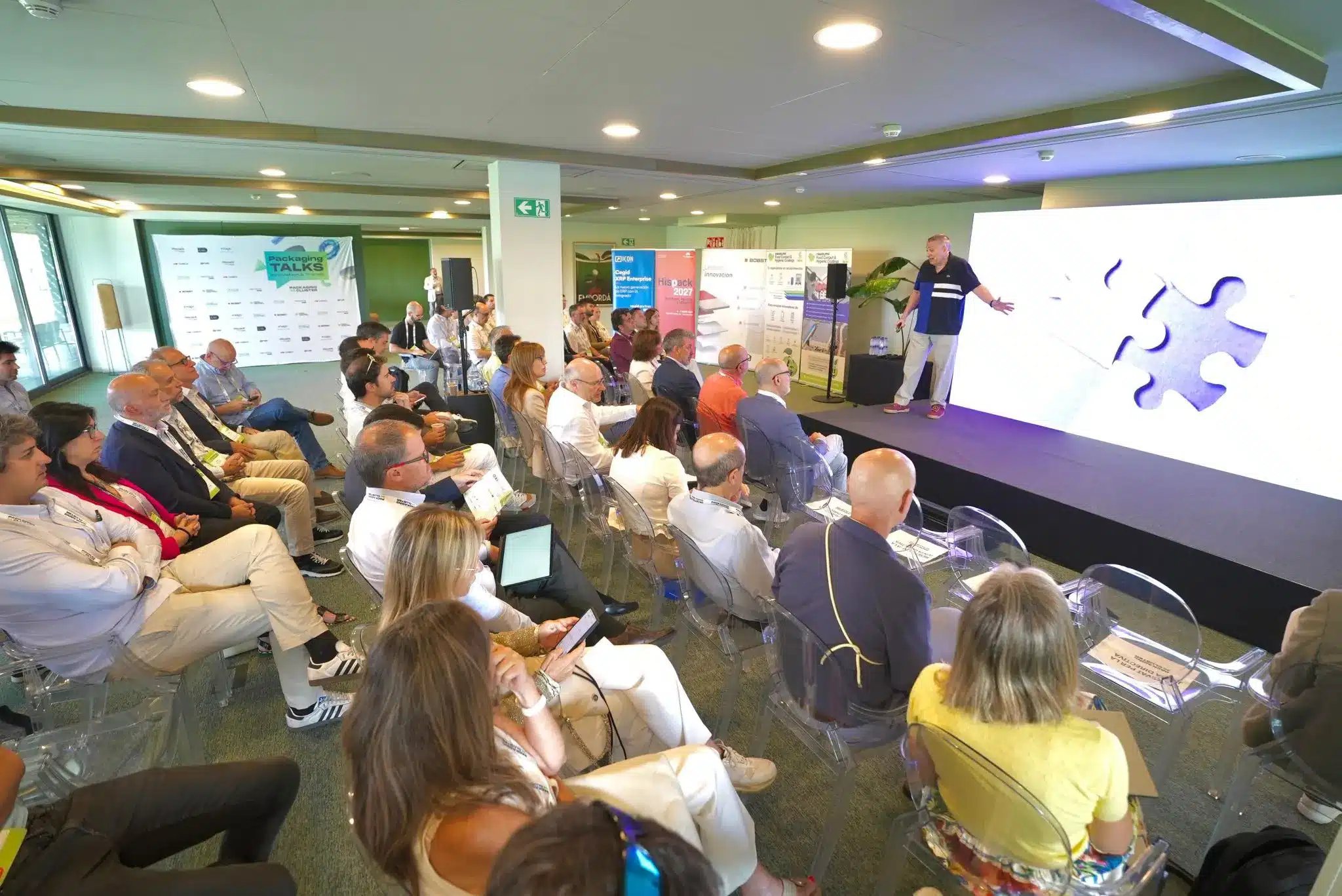 charla packaging hombre