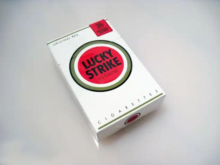 paquete tabaco lucky strick